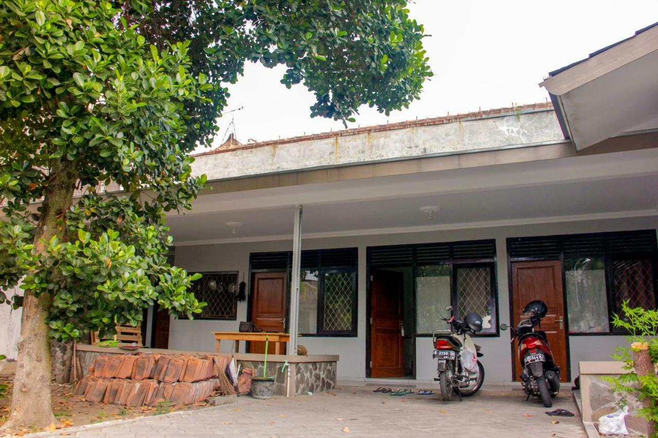 Srikaloka 12 Kostel - For Female And Couple Apartment Yogyakarta Exterior photo